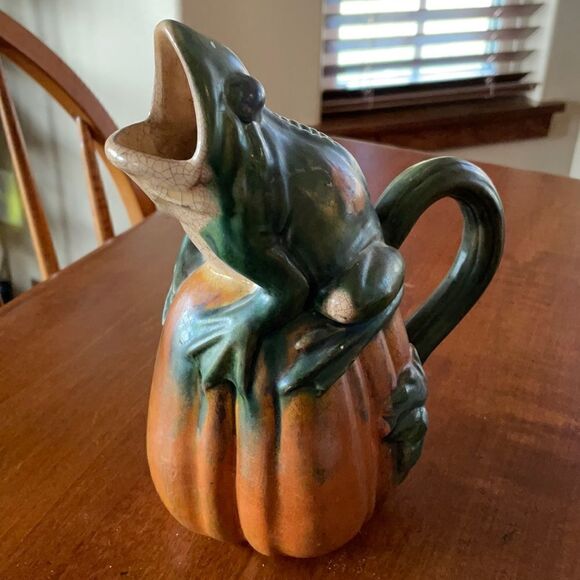 Majolica Frog Pitcher - Picture 1 of 7